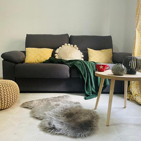 Cozy 2-Bedroom Serviced Apartment With Netflix Пуэтро-де-Сагунто Экстерьер фото